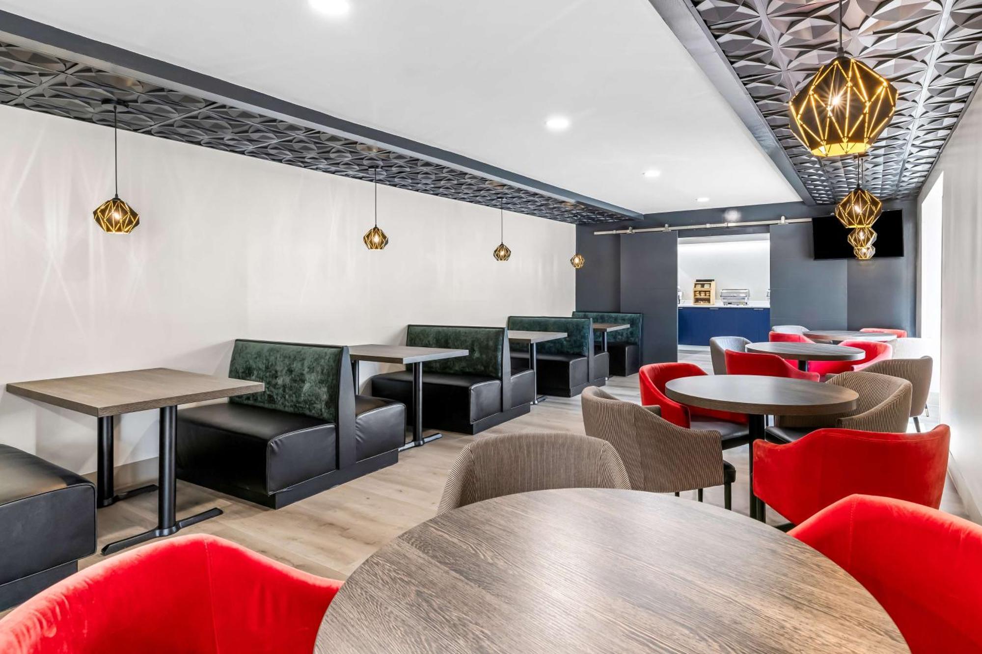 Best Western Buffalo Inn & Suites エクステリア 写真