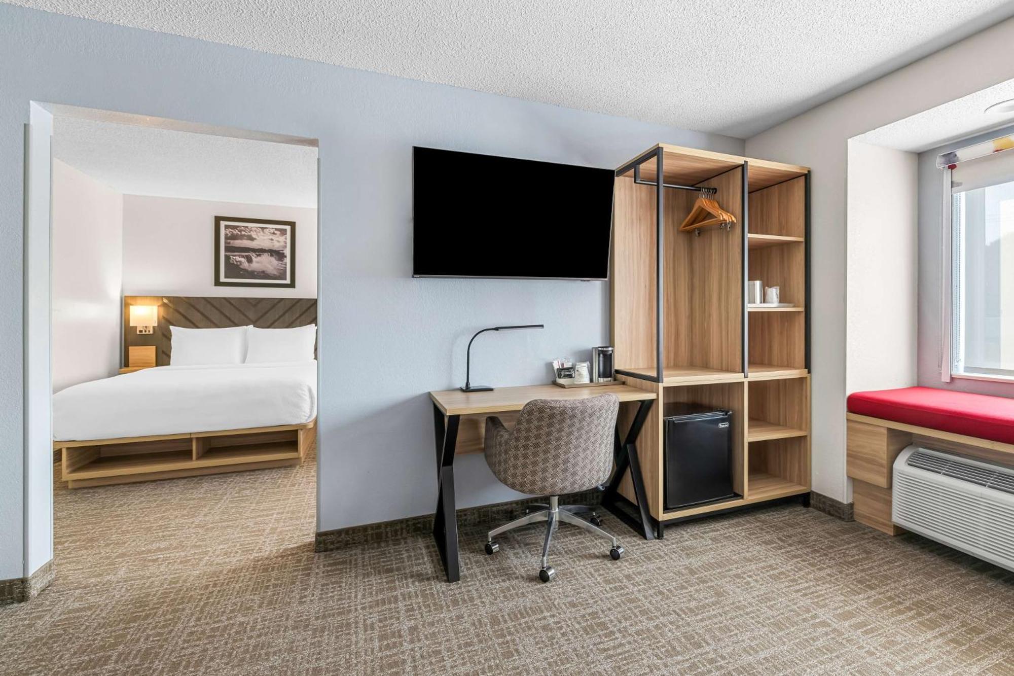 Best Western Buffalo Inn & Suites エクステリア 写真