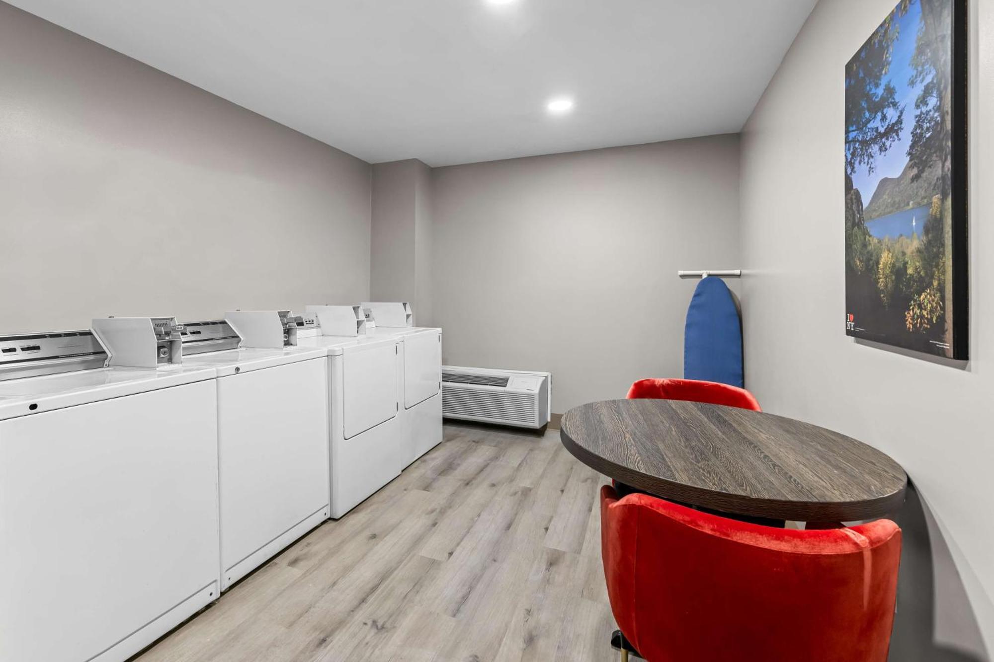 Best Western Buffalo Inn & Suites エクステリア 写真